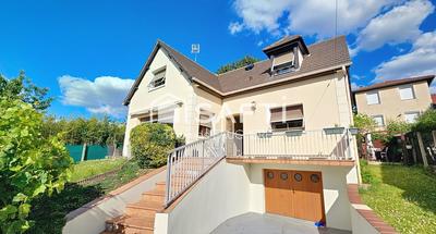 Maison - 120 m² - 5 pièces