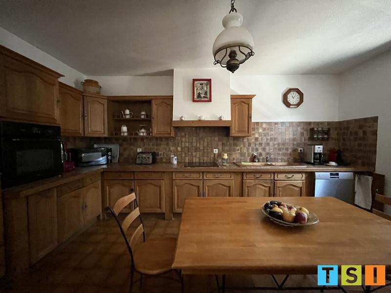 Maison - 215 m² - 7 pièces