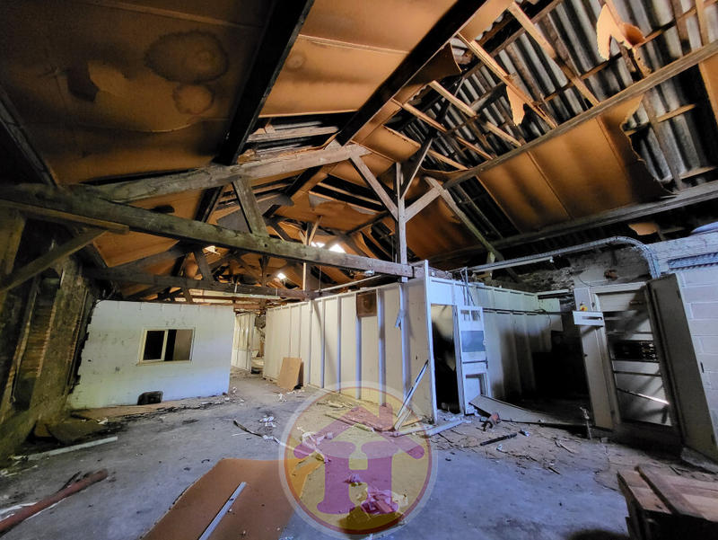 Local commercial - 1 947 m² - 16 pièces