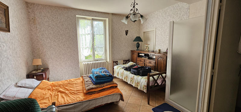 Maison - 210 m² - 9 pièces