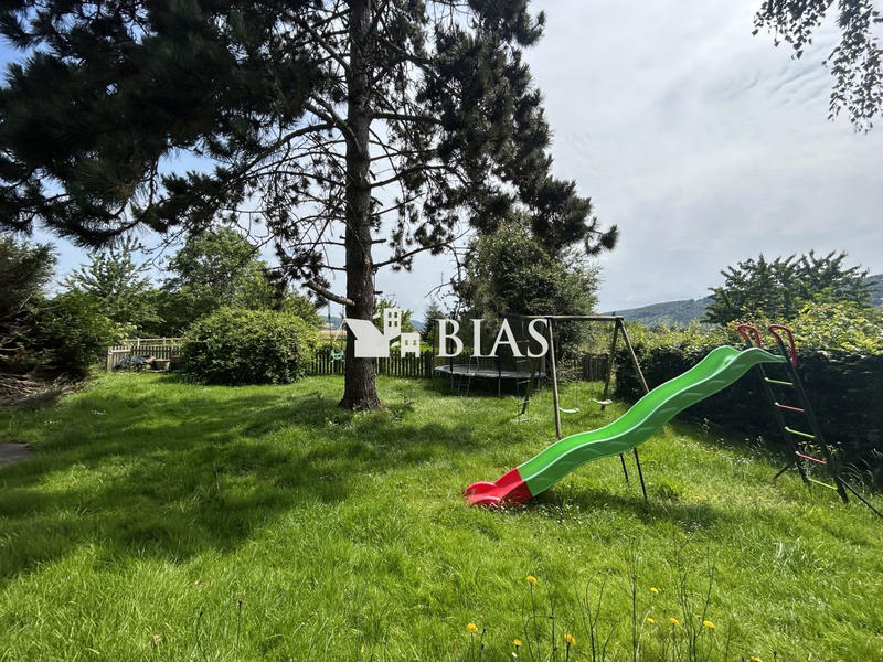 Maison traditionnelle - 194 m² - 7 pièces