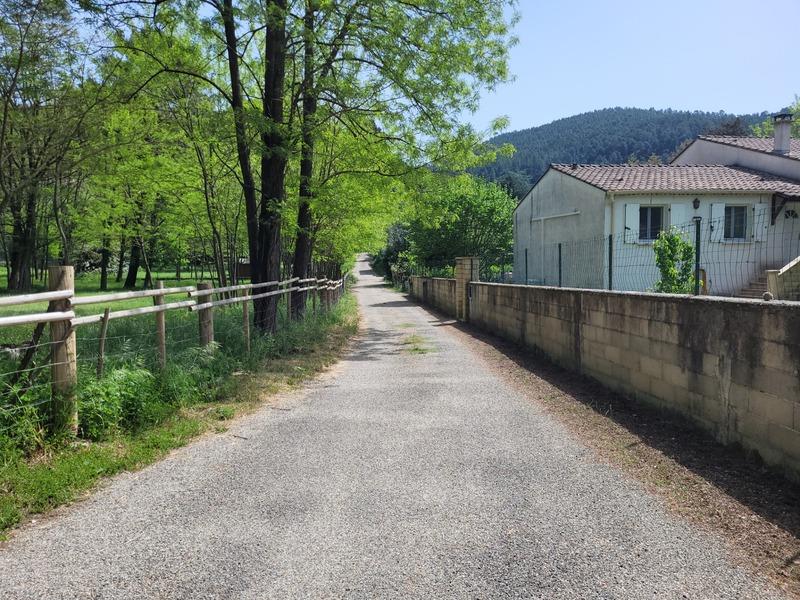 Terrain constructible - 3 500 m²