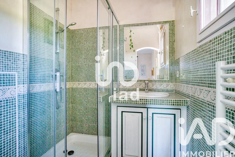 Maison - 250 m² - 6 pièces