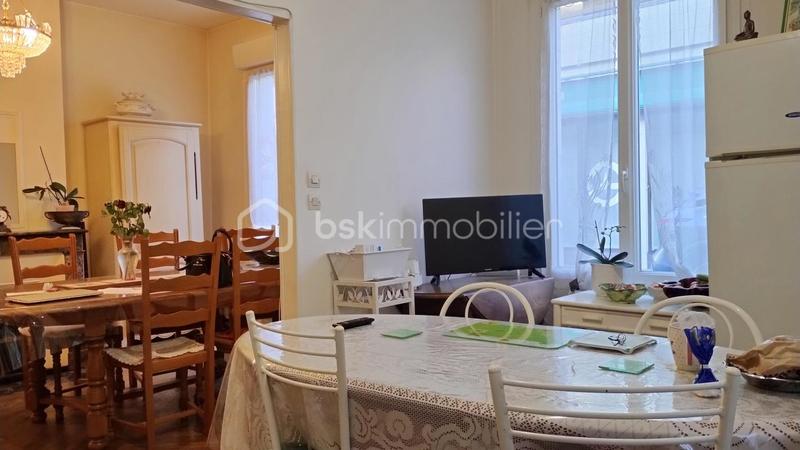 Immeuble - 200 m² - 9 pièces