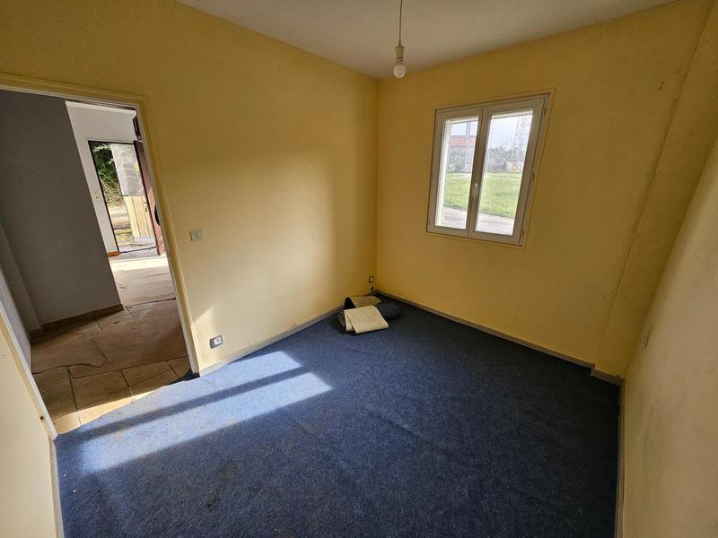 Maison - 610 m² - 5 pièces