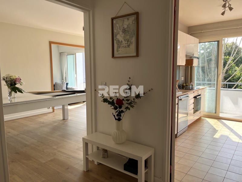Appartement - 92 m² - 5 pièces