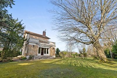 Villa - 160 m² - 8 pièces