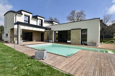 Maison contemporaine - 285 m² - 7 pièces