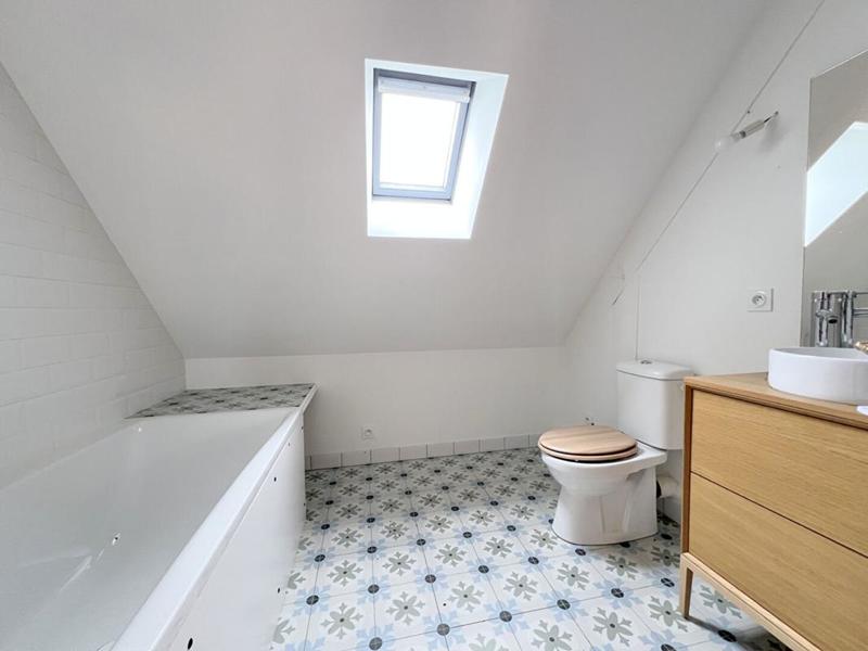 Maison - 151 m² - 8 pièces