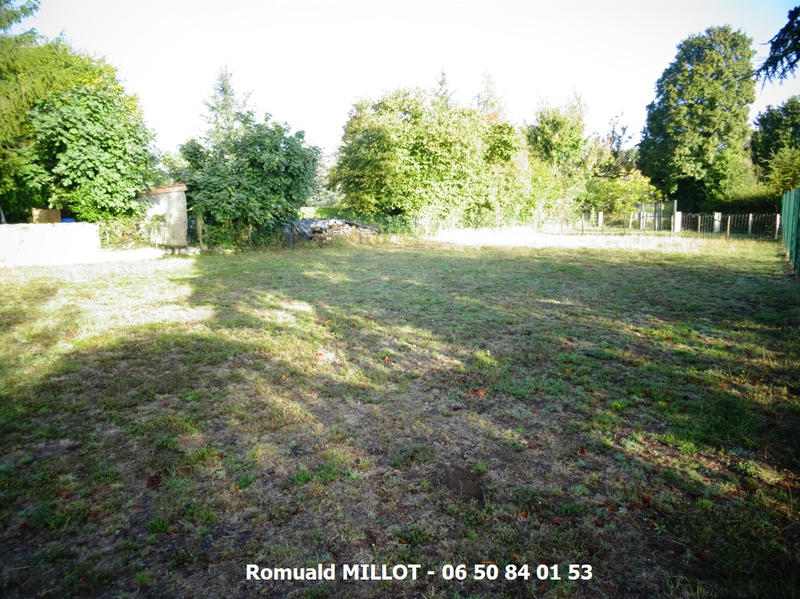Terrain constructible - 702 m²