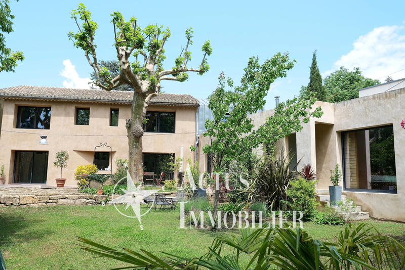 Maison - 182 m² - 6 pièces