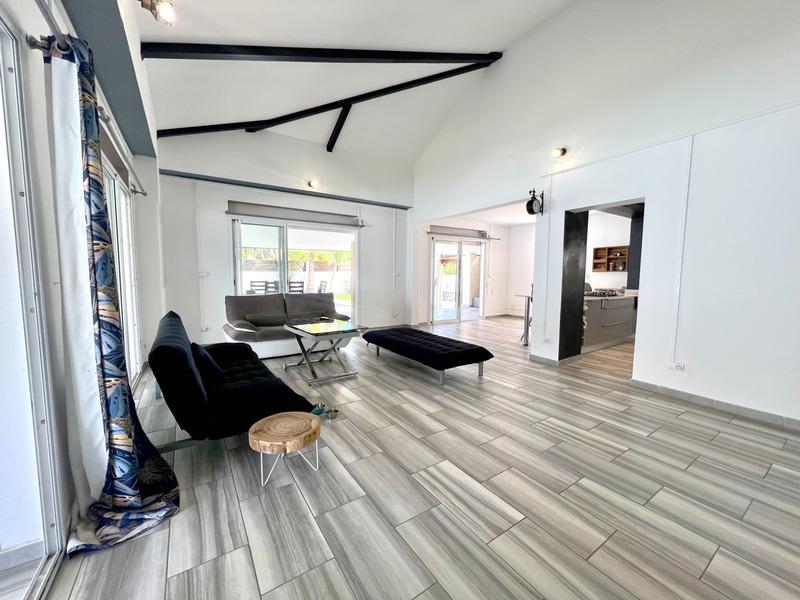 Maison - 180 m² - 6 pièces