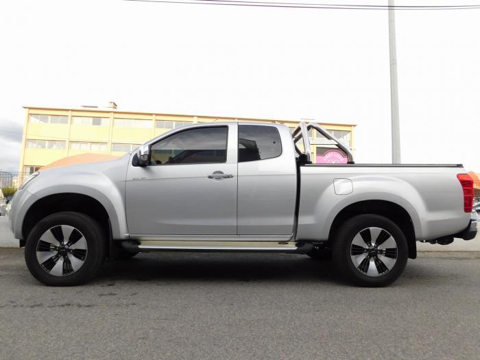 Isuzu d-max 2.5 Td 163 Space Solar Plus a/C 4x4 Automatic