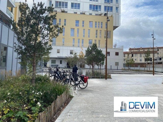 Local commercial - 147 m²