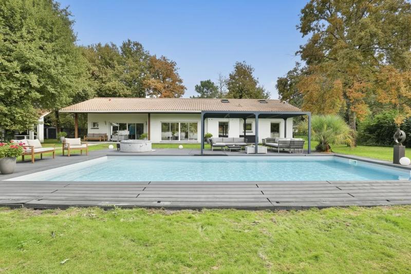 Maison - 180 m² - 6 pièces