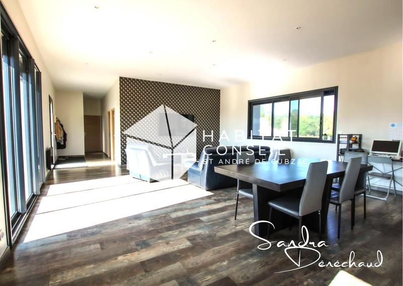 Maison - 240 m² - 7 pièces