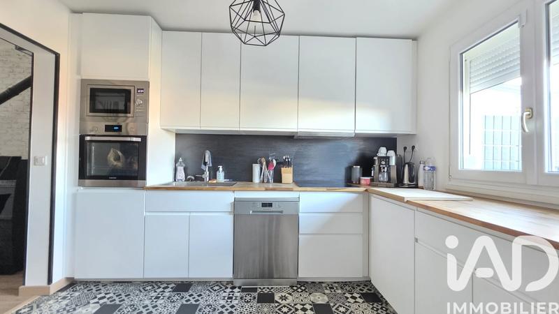 Maison - 92 m² - 5 pièces