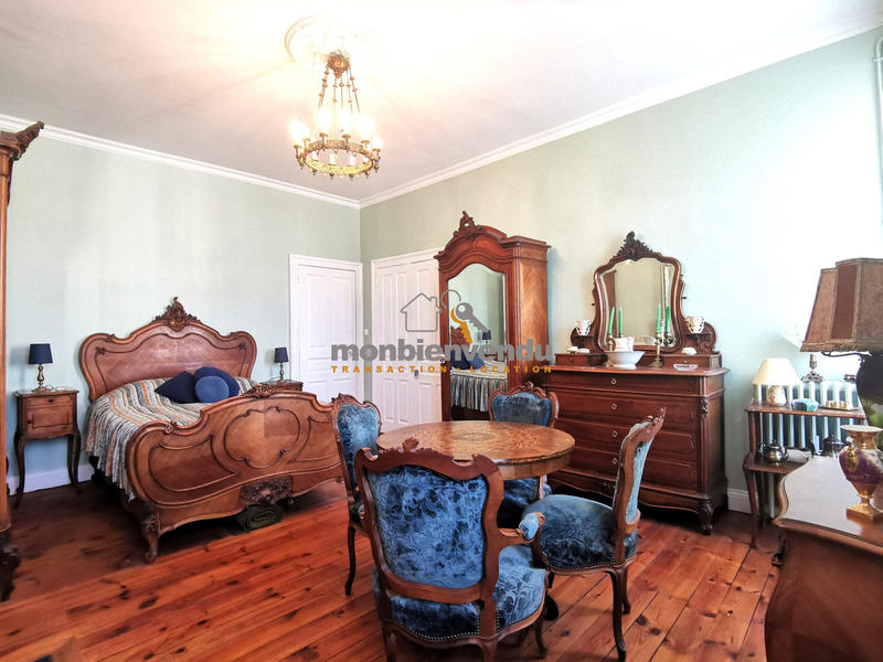 Appartement - 152 m² - 5 pièces