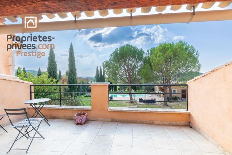 Maison - 275 m² - 10 pièces