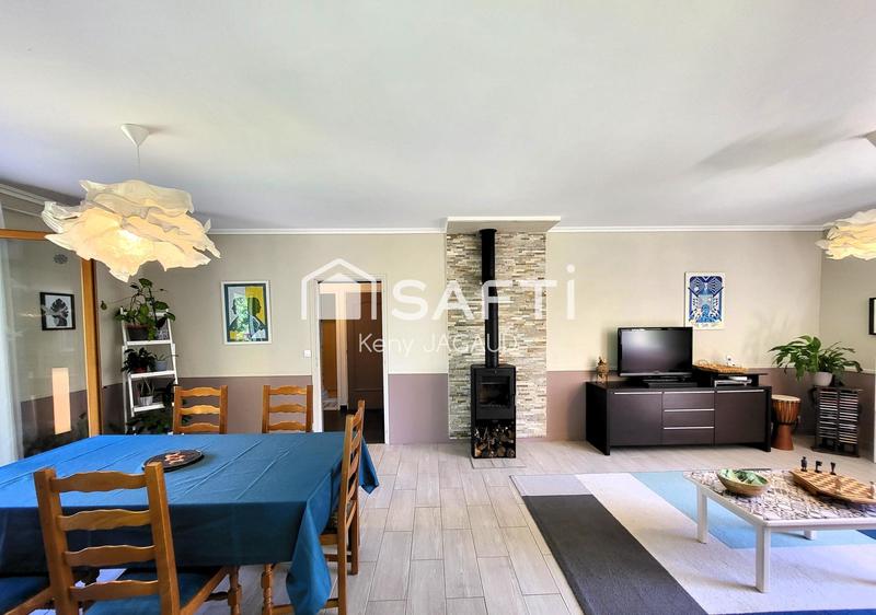 Maison - 211 m² - 8 pièces