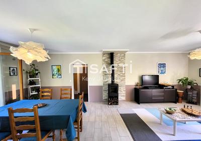 Maison - 211 m² - 8 pièces