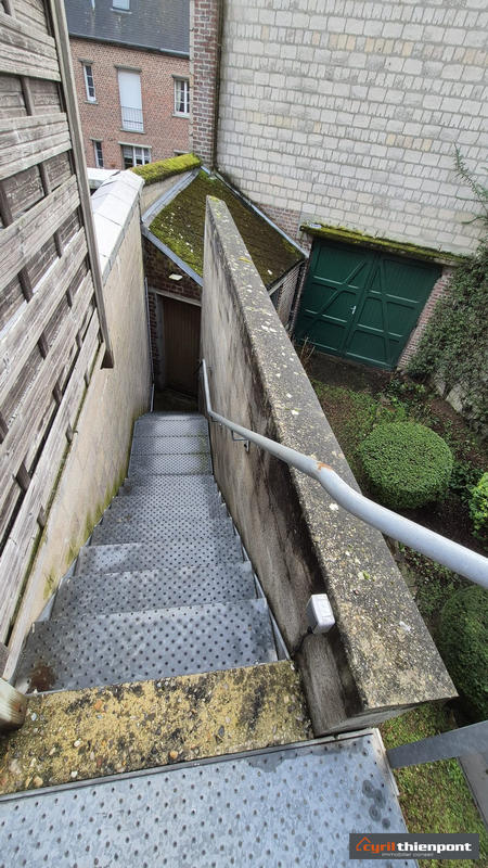 Maison - 300 m² - 13 pièces