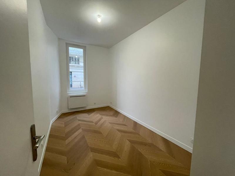 Appartement - 82 m² - 2 pièces