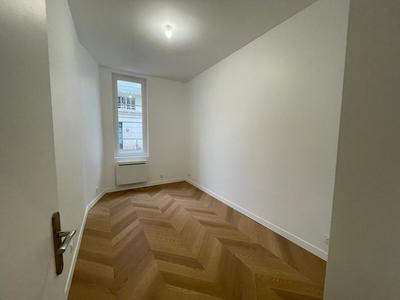 Appartement - 82 m² - 2 pièces