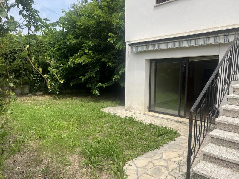 Maison - 256 m² - 5 pièces