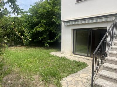 Maison - 256 m² - 5 pièces