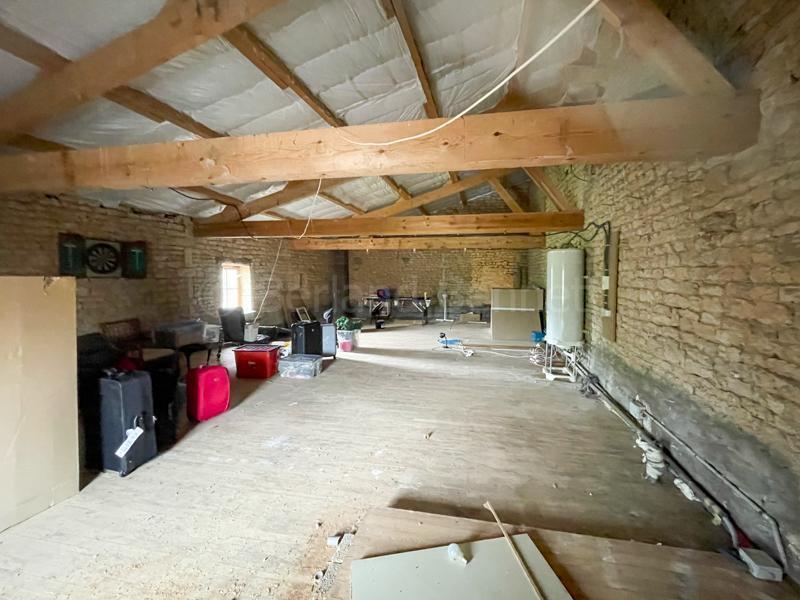 Maison en pierre - 143 m² - 6 pièces