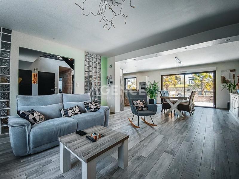 Propriété - 200 m² - 5 pièces