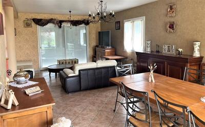 Maison - 222 m² - 9 pièces