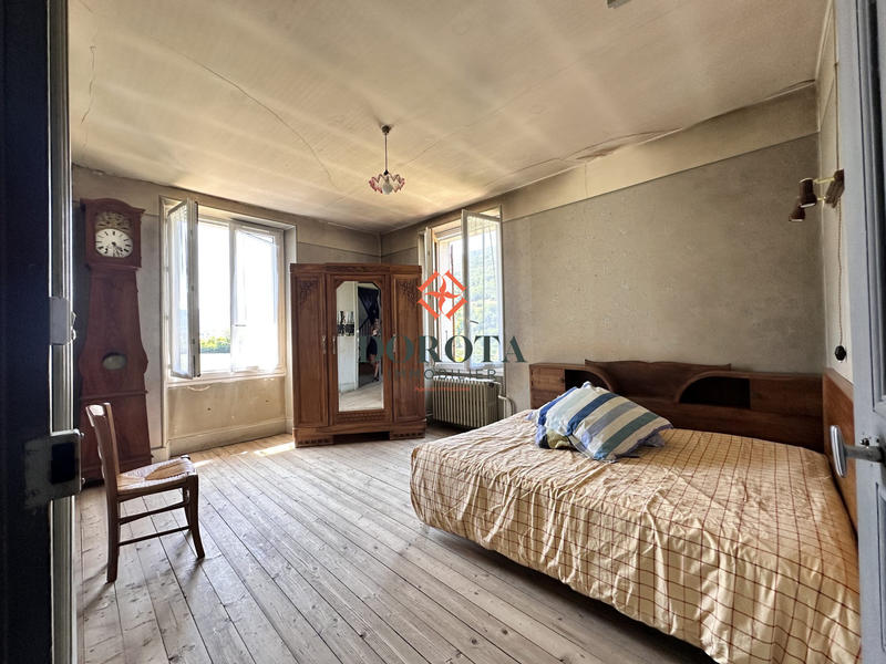 Maison ancienne - 141 m² - 6 pièces