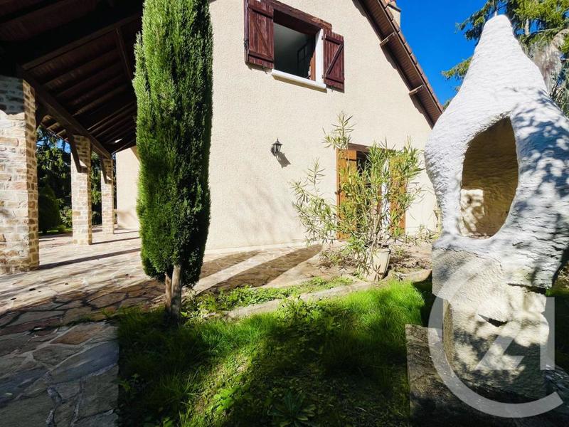 Maison - 216 m² - 7 pièces