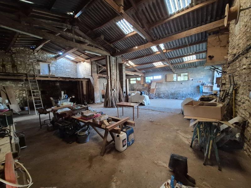 Grange - 202 m² - 2 pièces