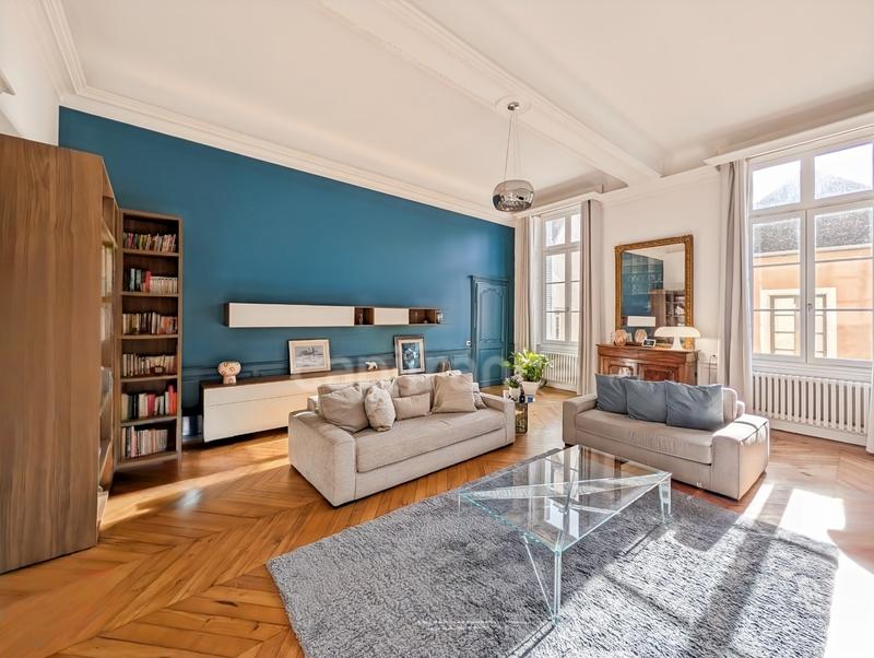 Appartement bourgeois - 161 m² - 5 pièces