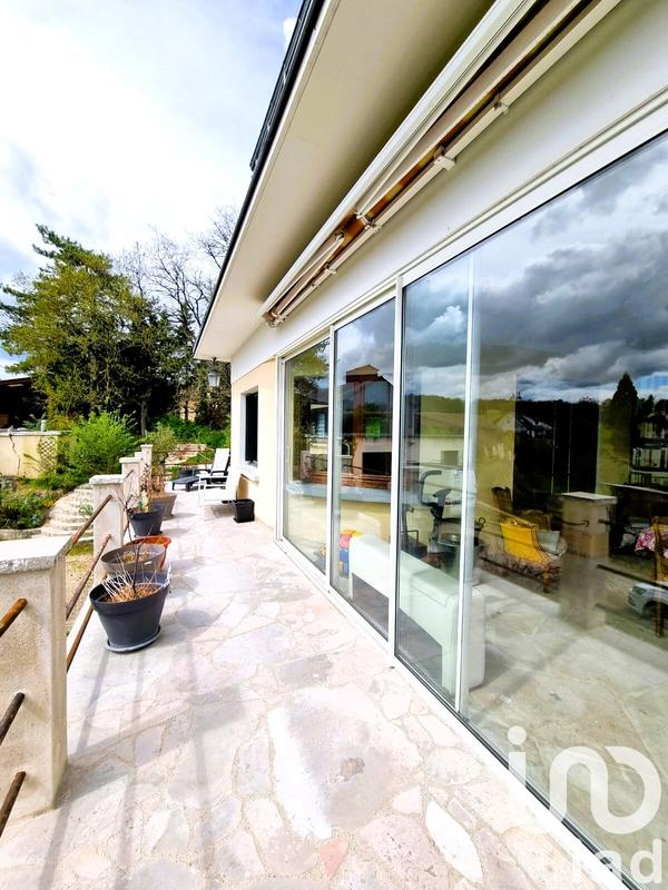 Maison - 275 m² - 10 pièces