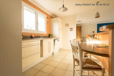 Maison - 101 m² - 5 pièces