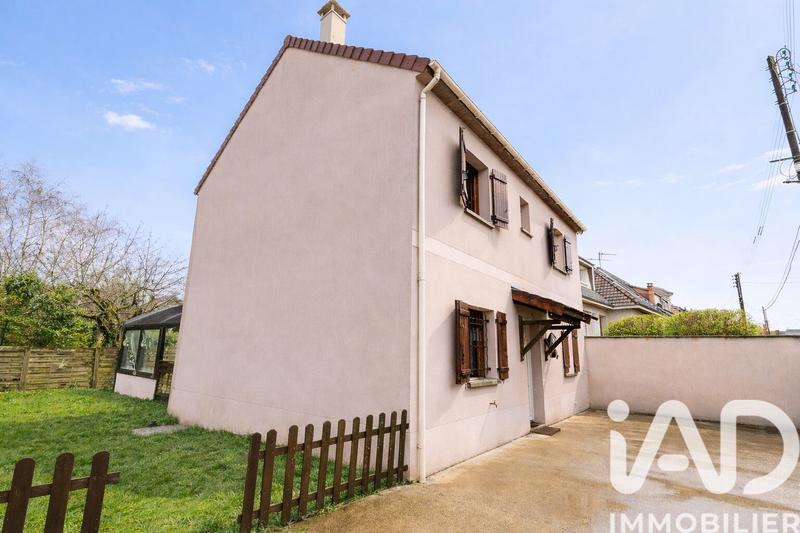 Maison - 122 m² - 7 pièces