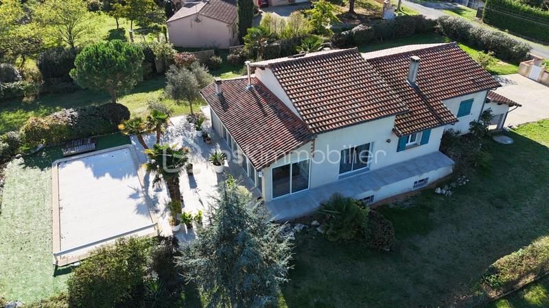 Maison traditionnelle - 165 m² - 6 pièces