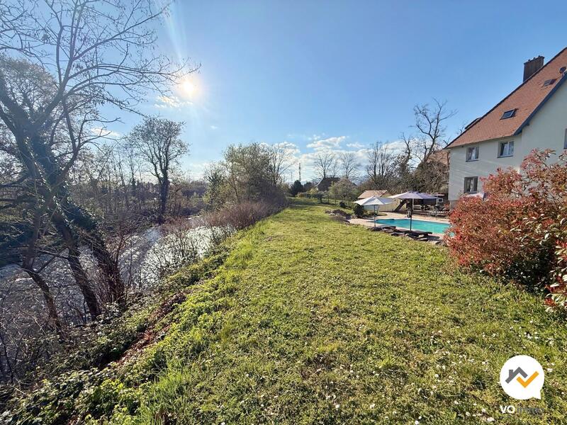 Maison - 303 m² - 10 pièces