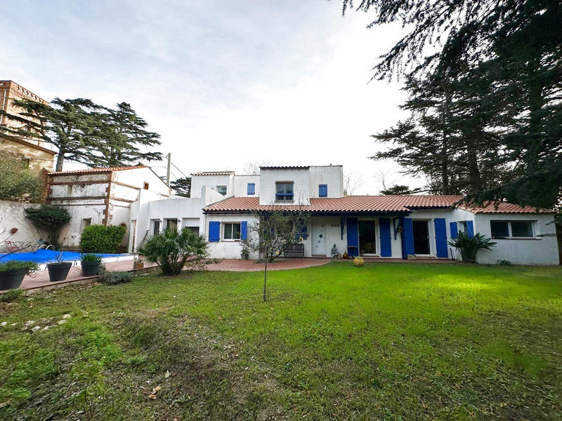 Villa - 320 m² - 10 pièces