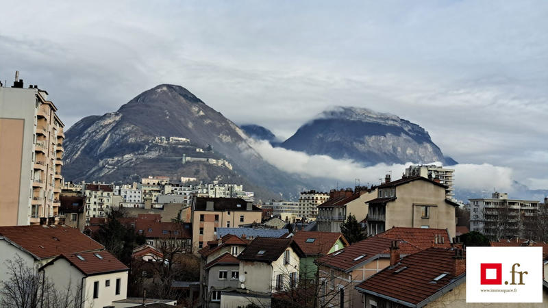 Appartement - 98 m² - 4 pièces