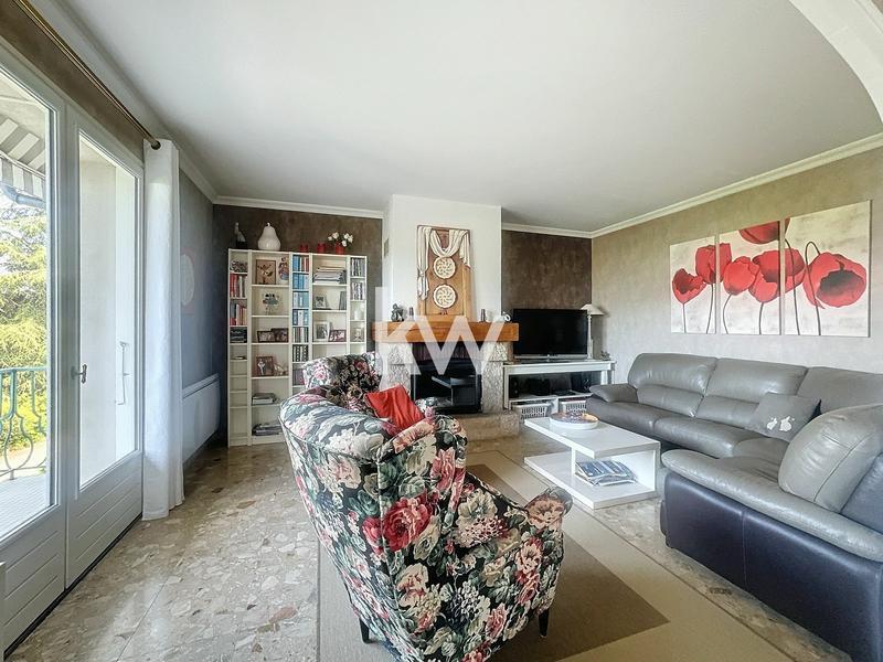 Maison - 159 m² - 6 pièces