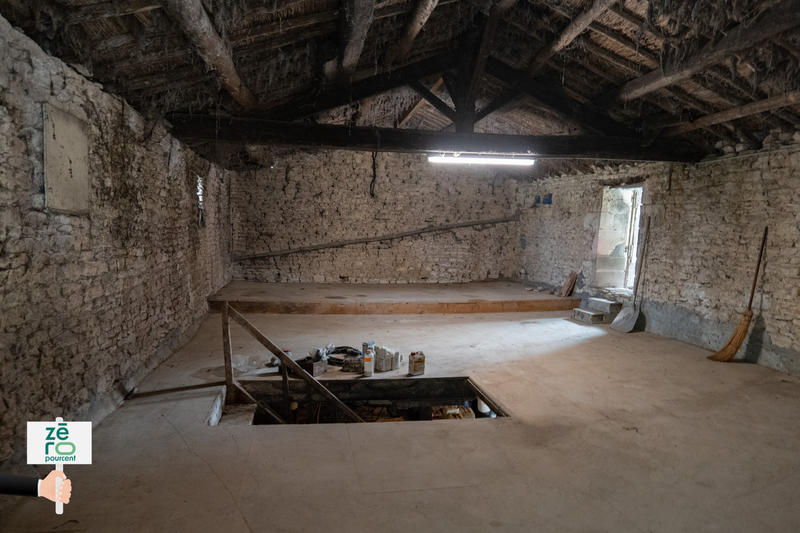 Maison - 300 m² - 3 pièces