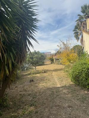 Terrain constructible - 5 997 m²