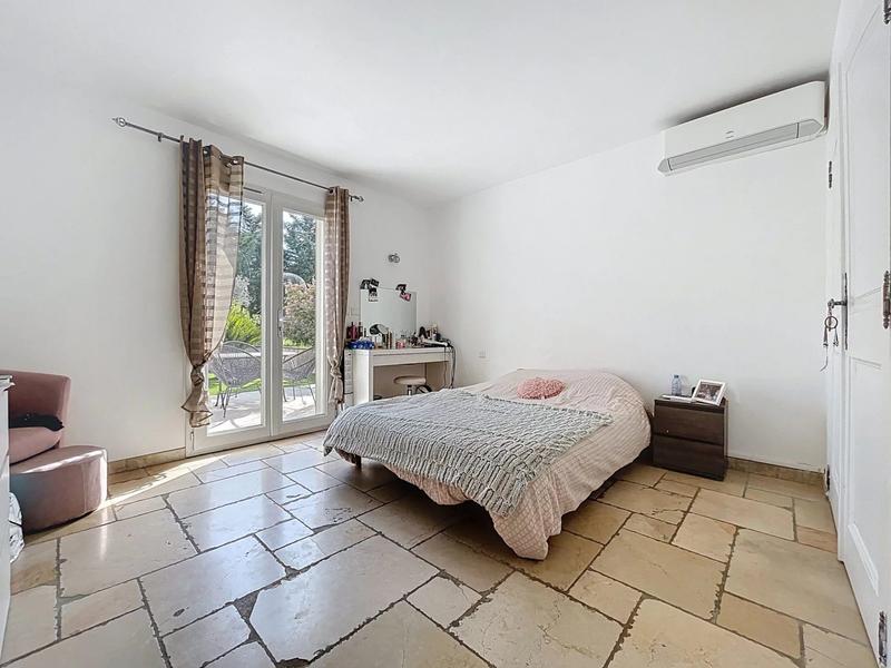 Villa - 240 m² - 7 pièces