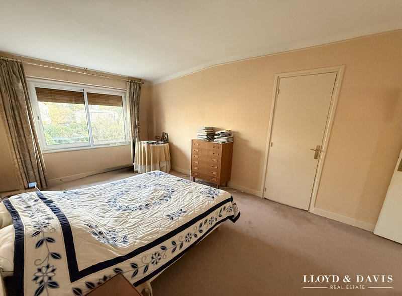 Maison - 178 m² - 8 pièces