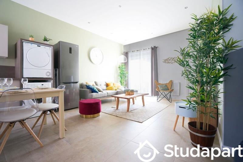 Chambre - 14 m² - 1 pièce